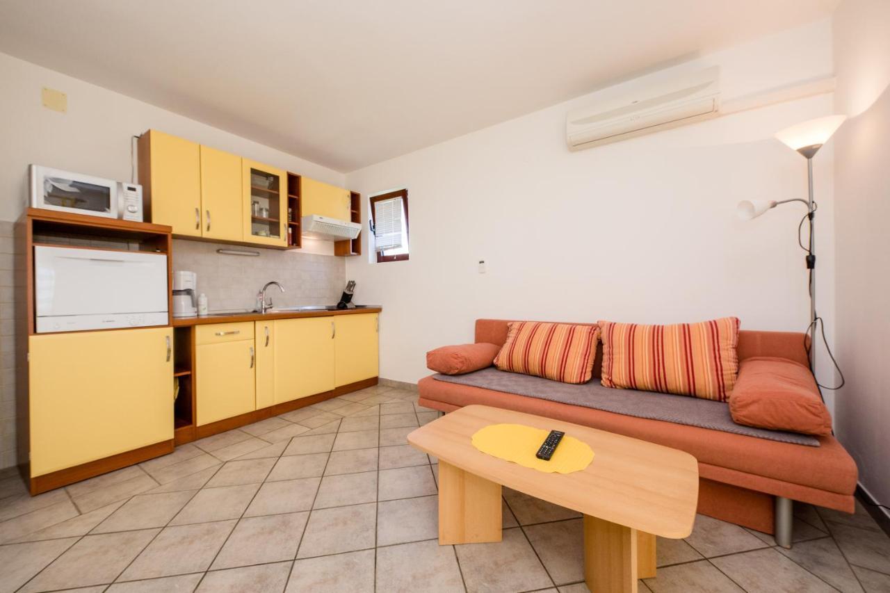 Apartments Padovan Banjol 外观 照片
