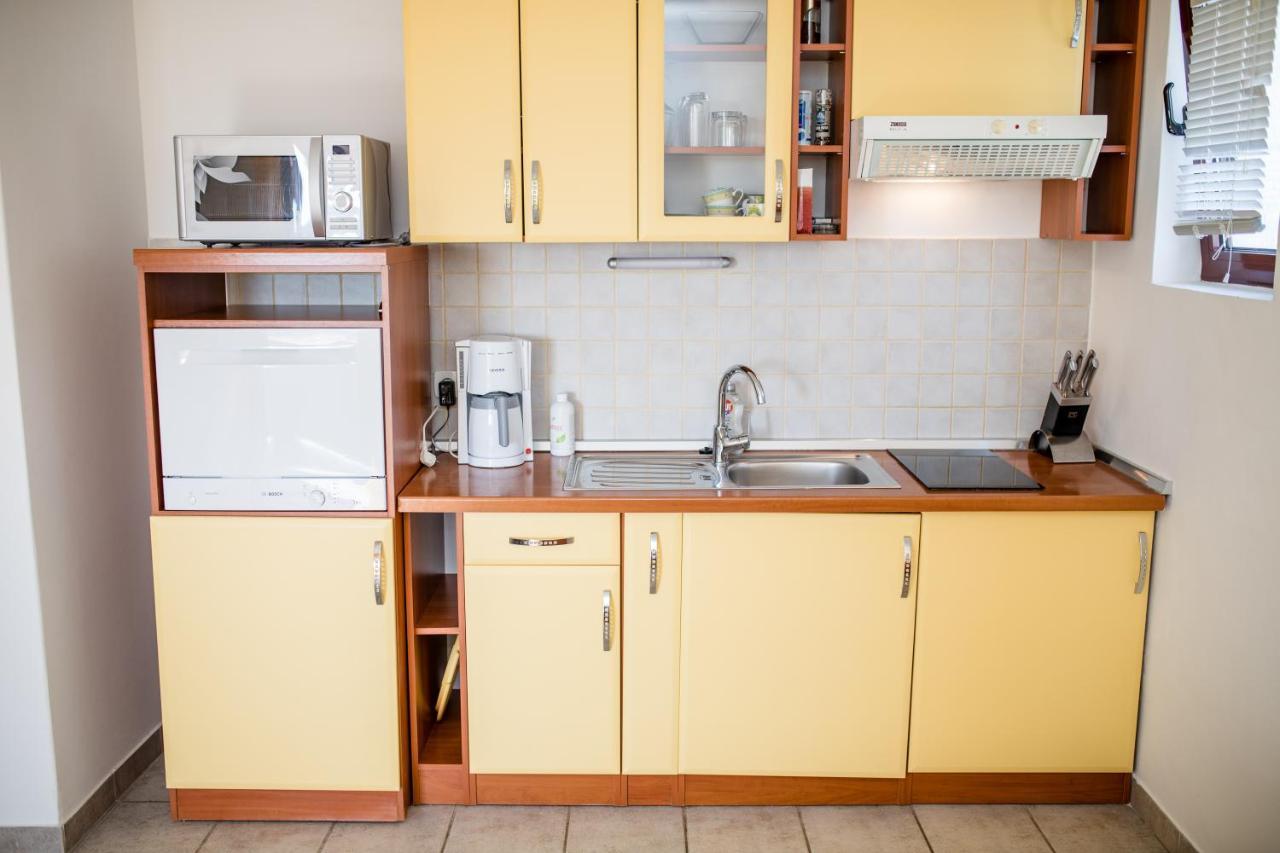 Apartments Padovan Banjol 外观 照片